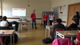 Volontari ADMO in classe per sensibilizzare i giovani sulla donazione di midollo osseo