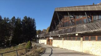 Atteso entro febbraio il progetto di riqualificazione della piscina comunale di Cortina