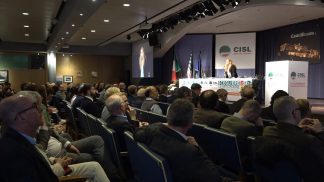 Sempre di meno e sempre più vecchi, l’allarme della Cisl: “Nel 2040 mancheranno 23mila lavoratori”