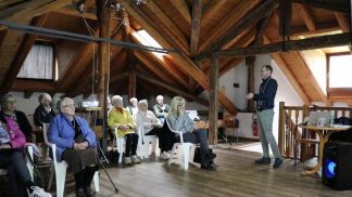 Adulti anziani dell’Università Popolare Auser di Domegge di Cadore a lezione dall’Arpav