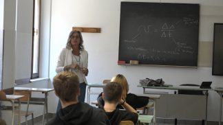 Olimpiadi, i sindaci hanno deciso: scuole aperte, ma per le superiori la decisione è rimandata