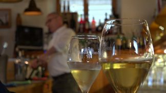 La Fiaccola #13: Cortina in un bicchiere di vino