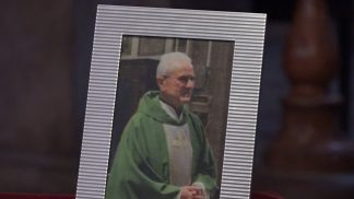 La Diocesi piange don Rinaldo: in Cattedrale l’ultimo abbraccio della comunità