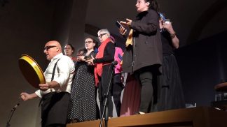 Teatro come opportunità intergenerazionale a Mel: protagonisti attori dai 10 ai 70 anni