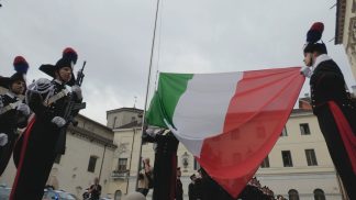 211 anni di carabinieri, la festa in Piazza Duomo