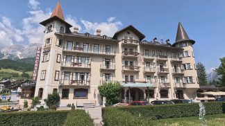 Presentata al Park Hotel Franceschi “Woman art expo”, mostra itinerante dedicata alle donne