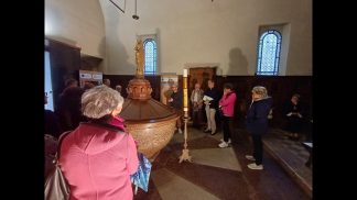 Bilancio positivo per la mostra “Rigenerati nella speranza: rivestiti di Cristo con il battesimo”