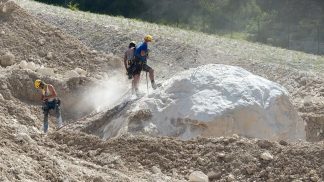 Il professor Nicola Casagli in sopralluogo alla frana di Cancia