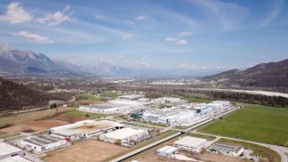 Nessun effetto sui carburanti. Il conflitto tra Israele e Iran per ora non colpisce le imprese