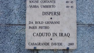 La cerimonia in onore del ranger Davide Casagrande, morto in Iraq 20 anni fa