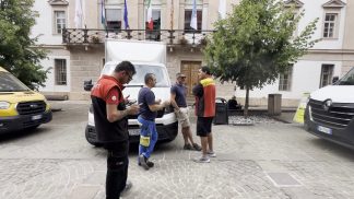 A Cortina d’Ampezzo la protesta dei corrieri: al centro i problemi di viabilità