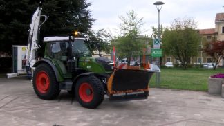 Presentato a Setteville il nuovo mezzo per lo sfalcio prati e sgombero neve