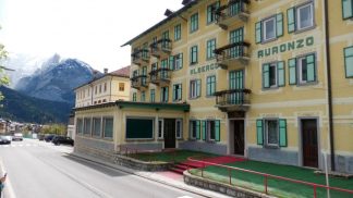 Quattro denunciati per la bancarotta dell’Hotel Auronzo: crac da 4,5 milioni sull’asse Cadore-Napoli