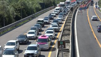 Sole, caldo e le ferie di agosto, strade bellunesi prese d’assalto