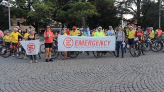 La pedalata per la pace: Emergency e Fiab unite contro a guerra
