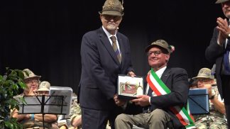 Alpini: consegnato il sigillo della città di Belluno