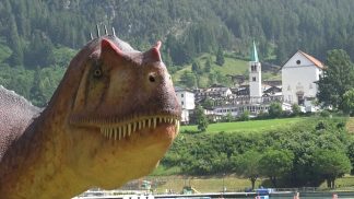 Cresce il turismo ad Auronzo, anche grazie ai dinosauri a grandezza naturale