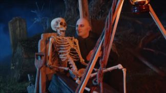 Gli Addams arrivano a Belluno, nell’ultima fatica di Franco Fontana