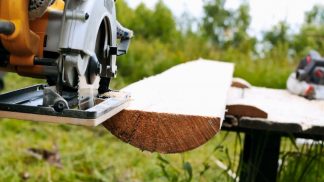 Si amputa un braccio e chiede aiuto da solo: incredibile storia da Feltre