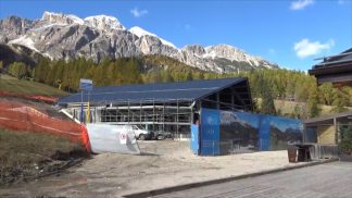 Verso l’inverno, Cortina si prepara alle olimpiadi. I maestri di sci: “Noi perderemo due mesi”.