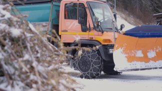 Prima neve in Valbelluna: strade imbiancate anche sotto i 700 metri di quota