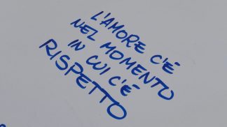 Un gazebo contro la viiolenza sulle donne