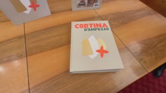 La nuova guida su Cortina d’Ampezzo: “Una delle località più iconiche del mondo”