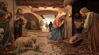 I richiami alla Guerra Mondiale nel presepio di Segusino 2025