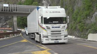 Stop ai tir nella parte Nord del Bellunese: ecco dove (e quando) scattano i divieti olimpici