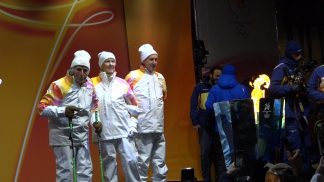 Bagno di folla a Cortina per la fiaccola, 70 anni dopo le olimpiadi del 1956