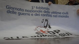 Il Teatro Buzzati illuminato di blu per richiamare l’impegno alla pace