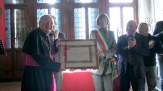 Monsignor Enrico Dal Covolo è cittadino onorario di Feltre