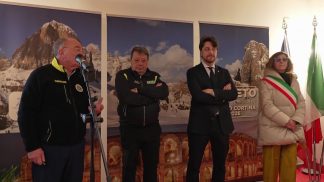 Il presidente della Regione Veneto Alberto Stefani visita il Policlinico Olimpico a Cortina