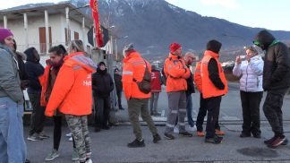 Alta tensione ai cancelli della Hydro. La Cgil chiede l’intervento del prefetto