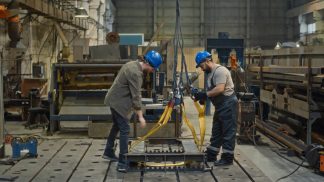 Un neoassunto su cinque nelle aziende bellunesi è di origine straniera