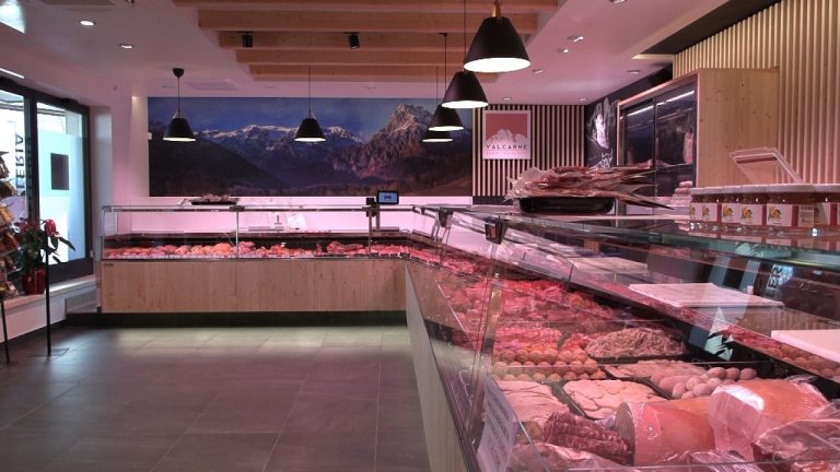 Valcarne riapre il punto vendita al Foro Boario di Feltre