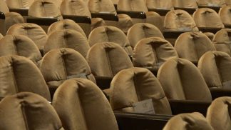 Nuovi arredi e addio barriere architettoniche: in estate via ai lavori al teatro Buzzati