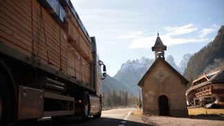 Caro gasolio, autotrasportatori in affanno