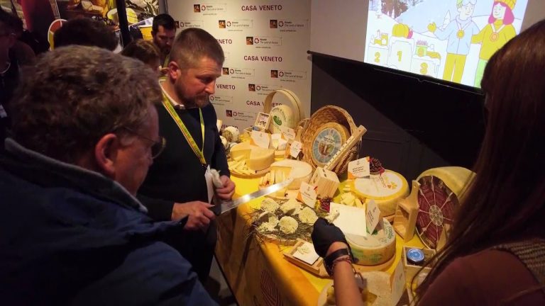 Formaggi e miele, eccellenze bellunesi in mostra a Casa Veneto