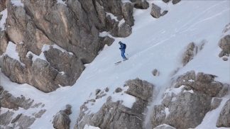 Vento forte e pericolo valanghe, il Soccorso Alpino invita alla prudenza in montagna