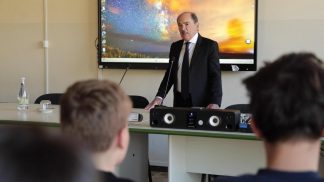 Legalità e impegno civile: l’onorevole Cafiero De Raho in dialogo con gli studenti