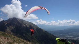 Quindici piloti a Bolzano Bellunese per i test al percorso de “La Velenosa Hike&Fly”