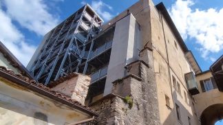 Scala di emergenza del Teatro de La Sena: lo scontro maggioranza – opposizione