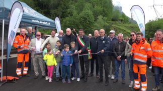 Longarone, inaugurato il nuovo ponte tra Dogna e Provagna