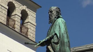 Comune di Pieve di Cadore e Cortina Banca insieme per ridare lustro alla statua di Tiziano Vecellio