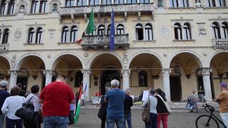 La “Rete bellunese per la pace” ancora in piazza a sostegno della Palestina