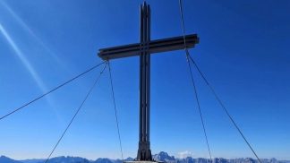 La benedizione della croce in onore di San Pier Giorgio Frassati