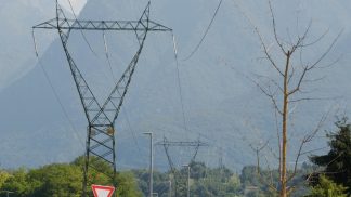 Via libera all’elettrodotto in Valbelluna. Vivaio Dolomiti: “Indietro di 20 anni, daremo battaglia”