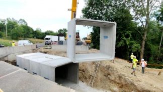 SS50, posato il sottopasso pedonale tra Celarda e Busche