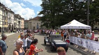 Coppa d’Oro delle Dolomiti: la sfilata delle auto storiche in Piazza dei Martiri